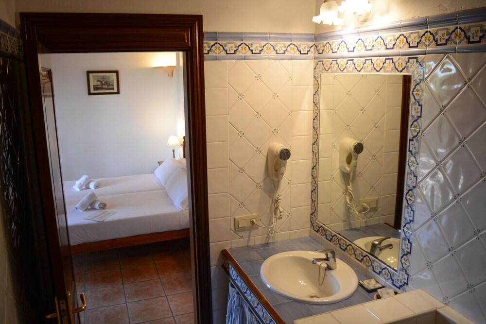 Hotel Son Menut 3*